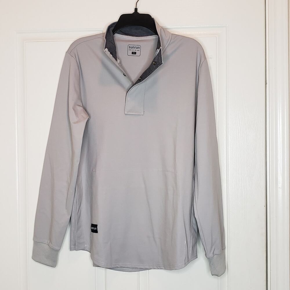 Sunrun quarter zip magnetic pullover, light grey, like new, medium